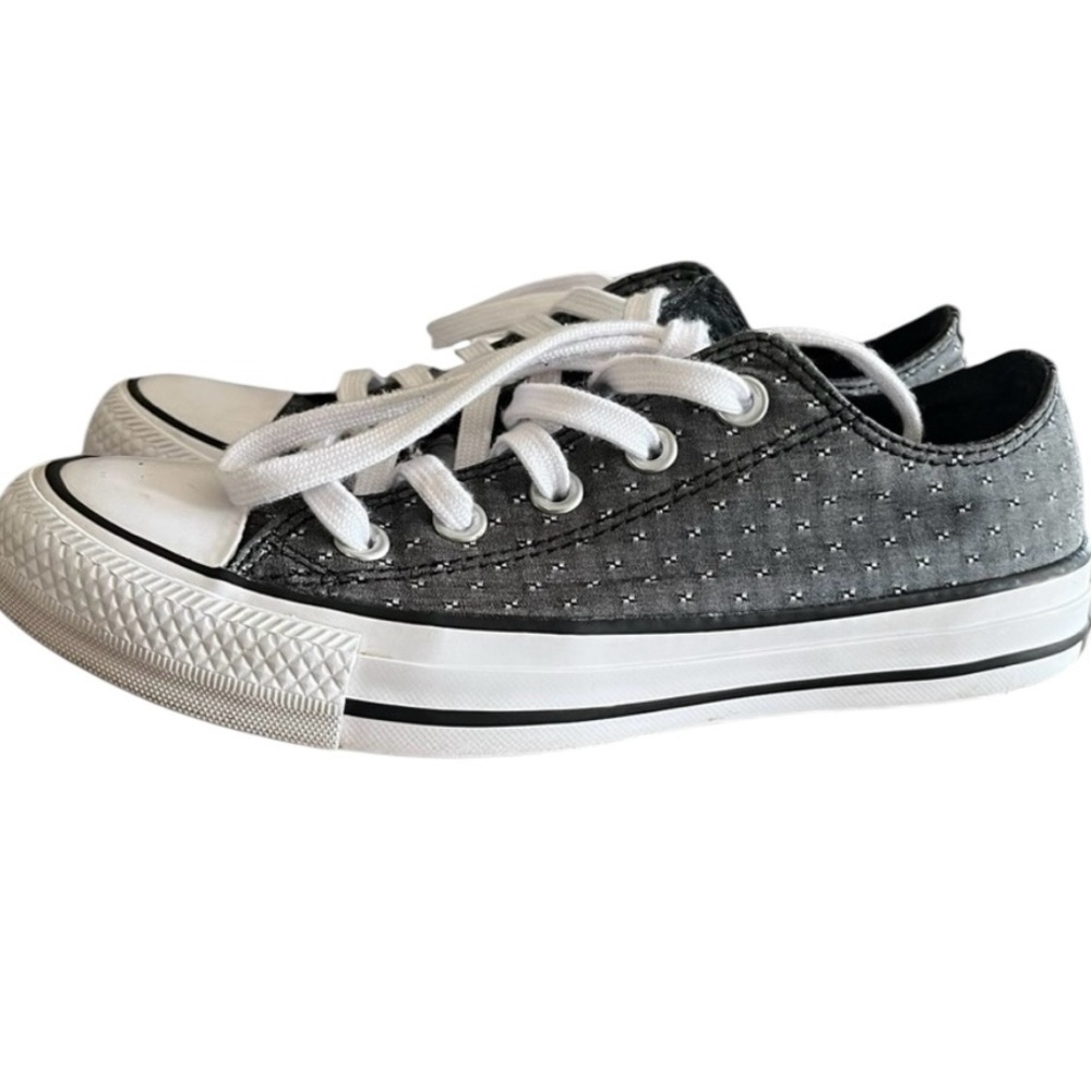 CONVERSE All Stars Low Sneakers Unisex Big Kid 4 Women’s 5 Mens 4 Gray White